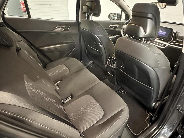 KIA SPORTAGE 1.6 T-GDi Plug-in Hybrid AWD DynamicLine Navigatie Apple Carplay/Android Auto Camera Parkeersensoren Adaptive Cruise Control Full LED Virtual Cockpit Climate Control Lichtmetalen velgen