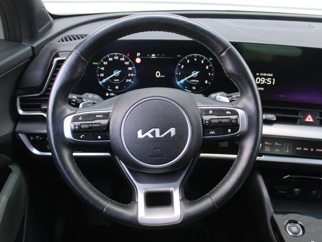 KIA SPORTAGE 1.6 T-GDi Hybrid Dark Edition | Stuur-/stoelverwarming v+a | Camera | Elek. stoelverstelling | 18" LM | Cruise adapt. | Navi | Clima | Half leer/suède |