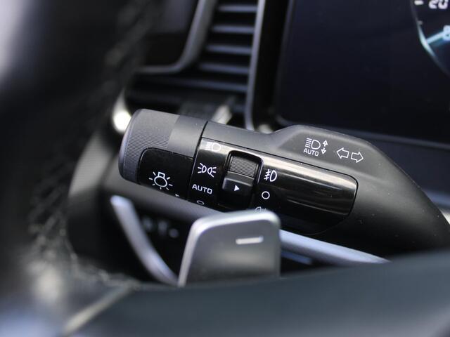 KIA SPORTAGE 1.6 T-GDi Hybrid Dark Edition | Stuur-/stoelverwarming v+a | Camera | Elek. stoelverstelling | 18" LM | Cruise adapt. | Navi | Clima | Half leer/suède |