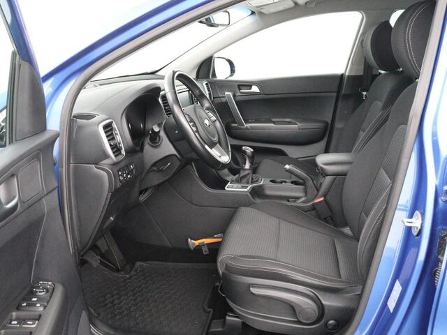 KIA SPORTAGE 1.6 GDI DynamicLine | Trekhaak | Carplay | Camera | Navigatie | Climate control | Parkeerhulp | Cruise control | Bluetooth | Getint glas | Origineel NL