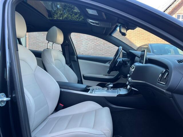 KIA Stinger 2.0 T-GDI GT-LINE 256PK AUTOMAAT / SCHUIFDAK / HARMAN KARDON / 360 CAMERA / AFN. TREKHAAK
