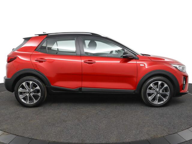 KIA Stonic 1.0 T-GDi DynamicLine - Airco - Cruise Control - Lichtmetalen Velgen - Navigatie - Fabrieksgarantie Tot 2026