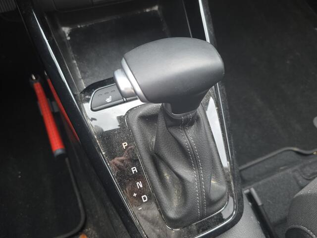 KIA Stonic 1.0 T-GDi MHEV DynamicPlusLine Automaat Automaat | Camera | LMV | Cruise | Navi | LED | Stoel- en Stuurverwarming | Privacy Glass | Apple Carplay & Android Auto |