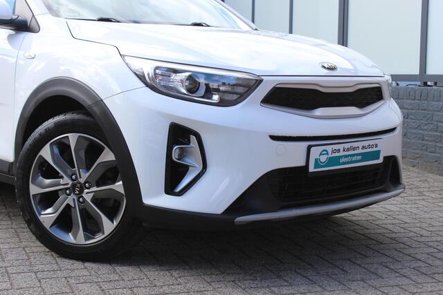 KIA Stonic 1.2 85pk 4 Cilinder, Cruise, Apple CarPlay, Navigatie, Parkeersensoren, 17"