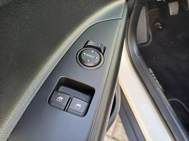 KIA Stonic 1.0 T-GDi DynamicLine | CRUISECONTROL | CAMERA | BLUETOOTH | Wij bieden ook financiering mogelijkheden aan.