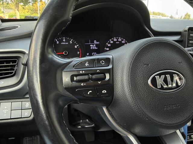 KIA Stonic 1.0 T-GDi DynamicLine | Trekhaak | Camera | Navigatie | Airco | Allseason Banden | RIJKLAARPRIJS INCL 12 MAANDEN GARANTIE EN BEURT