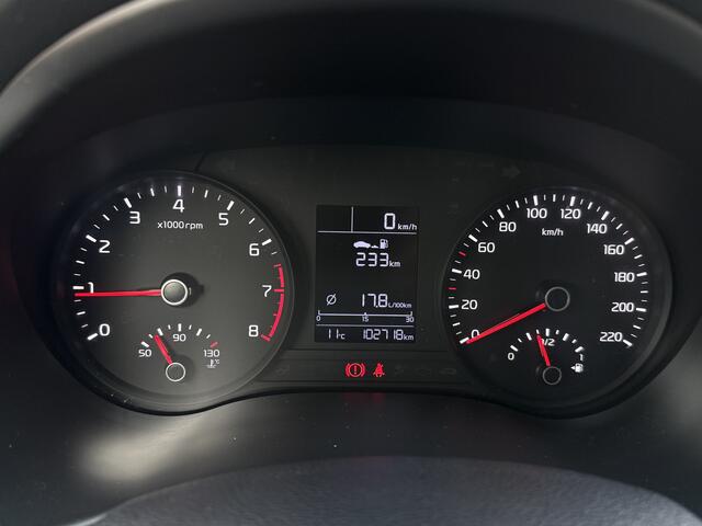 KIA Stonic 1.0 T-GDi DynamicLine | Trekhaak | Camera | Navigatie | Airco | Allseason Banden | RIJKLAARPRIJS INCL 12 MAANDEN GARANTIE EN BEURT