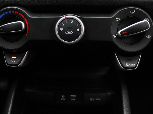 KIA Stonic 100pk T-GDi DynamicLine Camera | Cruise | Navi | Parkeersens. achter | Trekhaak