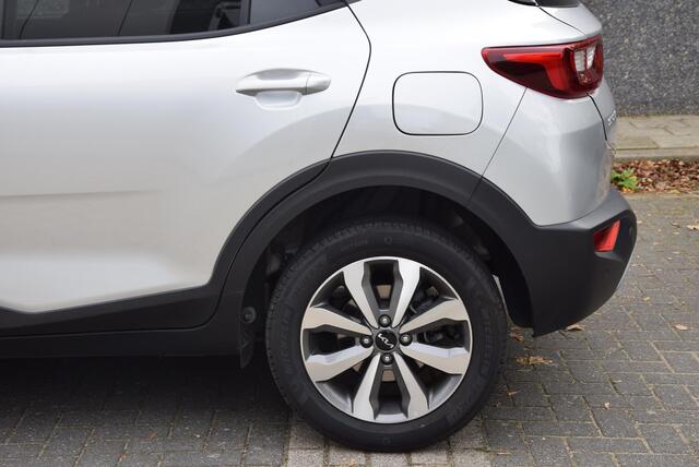 KIA Stonic 1.0 T-GDi MHEV DynamicLine | Automaat | Kia-garantie 2032 | Elektrisch inklapbare spiegels |