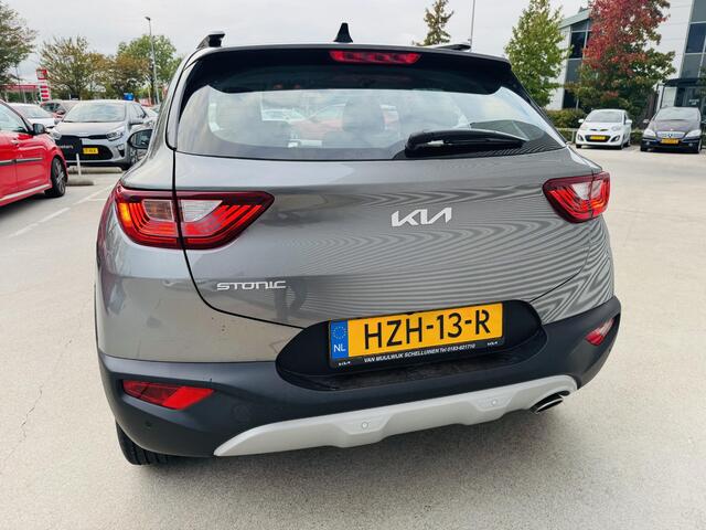 KIA Stonic 1.0 T-GDi MHEV DynamicLine Navi | Clima | Cruise | Camera | Demo auto kmstand kan iets varieeren | Informeer altijd even of de auto aanwezig is.