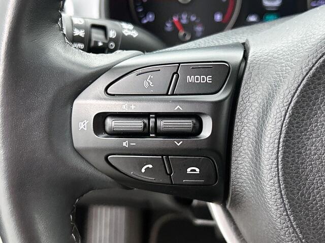 KIA Stonic 1.0 T-GDi 120pk MHEV DynamicLine Auto. Navigatie Apple Carplay/Android Auto Camera Parkeersensoren achter Cruise Control Lichtmetalen velgen Airco