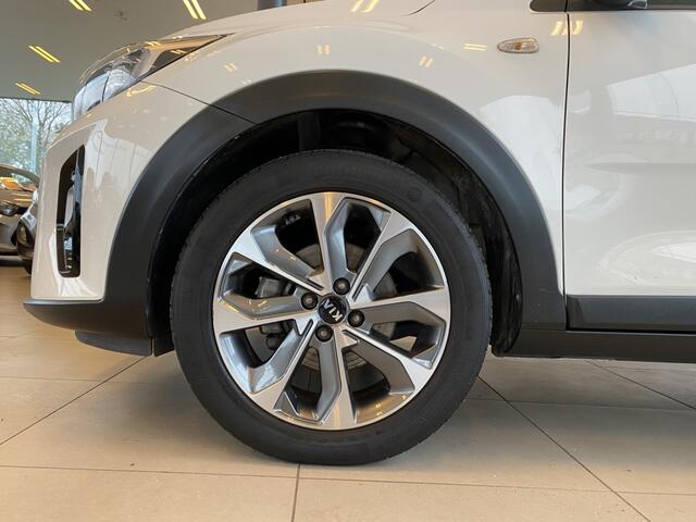 KIA Stonic 1.0 T-GDi ComfortPlusLine Navigator 120Pk !!!,1e,Eigenaar,Unieke Lage Kilometerstand,Navigatie,Achteruitrijcamera,Spraakbediening,Airco,Cruisecontrol,Parkeersensoren Achter,Aux Usb Aansluiting,Two Tone Lak,17 Inch Lmv