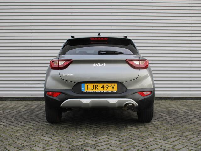 KIA Stonic 1.0 T-GDi MHEV DynamicPlusLine | Stuur-/stoelverwarming | Camera | Clima | Cruise | 16" LM | Navi | LED | Keyless |