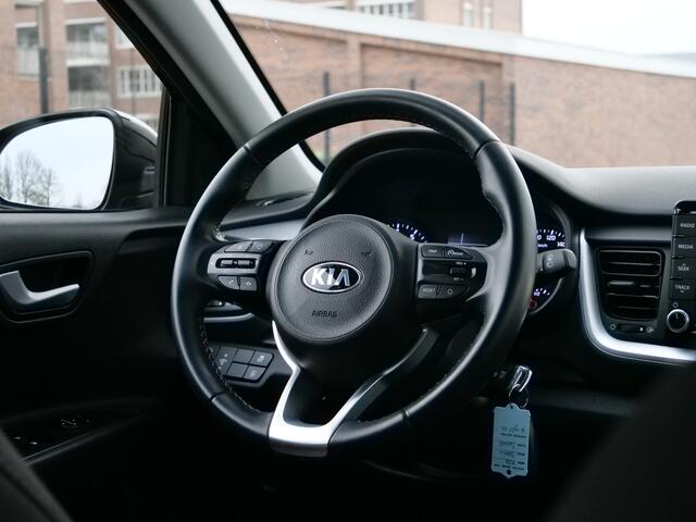 KIA Stonic 1.0 T-GDi 100pk DynamicLine Navigatie / Camera / PDC / DAB