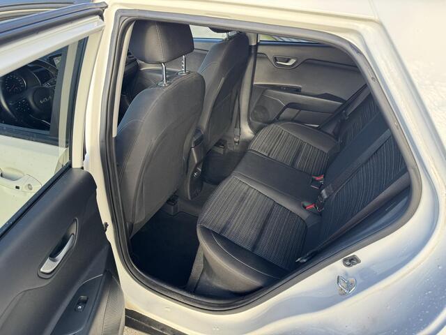 KIA Stonic 1.0 T-GDi MHEV DynamicPlusLine Trekhaak | All season banden | Privacyglass | Keyless | Clima | Navi