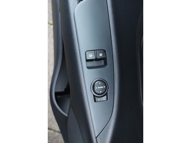 KIA Stonic 1.0 T-GDi MHEV DynamicLine NAVIGATIE / ACHTERUITRIJCAMERA