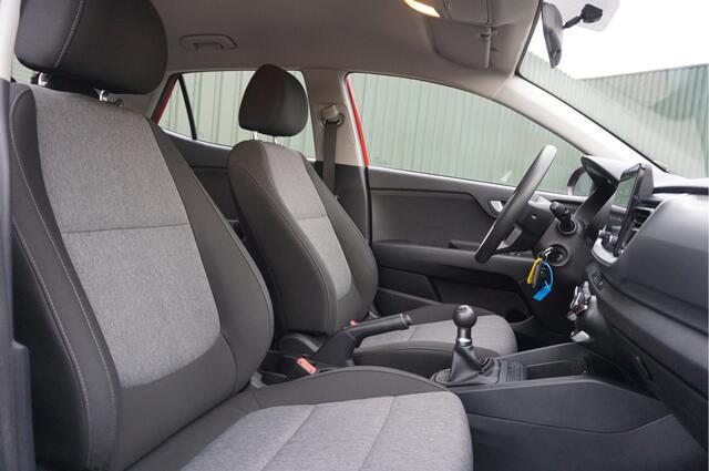 KIA Stonic 1.2 MPi ComfortLine + Carplay/ Airco/ PDC/ Garantie!