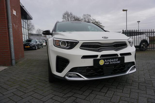 KIA Stonic 1.0 T-GDi MHEV GT-Line CAMERA - APPLE CARPLAY - ANDROID - PARKEERSENSOREN - HALF LEDER - 17 INCH LMV - NAVI - RIJSTROOKSENSOR - PRIVACYGLAS - AUT. VERLICHTING - PERFECTE STAAT