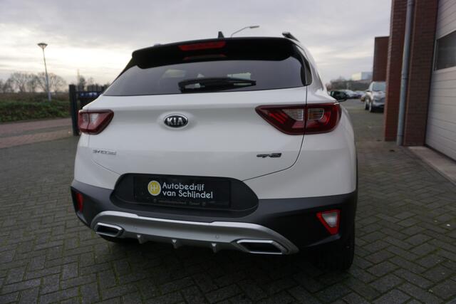 KIA Stonic 1.0 T-GDi MHEV GT-Line CAMERA - APPLE CARPLAY - ANDROID - PARKEERSENSOREN - HALF LEDER - 17 INCH LMV - NAVI - RIJSTROOKSENSOR - PRIVACYGLAS - AUT. VERLICHTING - PERFECTE STAAT