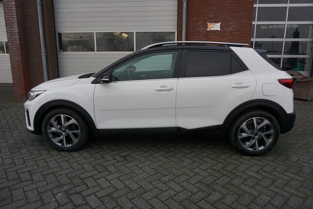 KIA Stonic 1.0 T-GDi MHEV GT-Line CAMERA - APPLE CARPLAY - ANDROID - PARKEERSENSOREN - HALF LEDER - 17 INCH LMV - NAVI - RIJSTROOKSENSOR - PRIVACYGLAS - AUT. VERLICHTING - PERFECTE STAAT