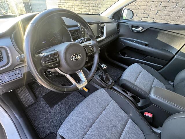 KIA Stonic 1.0 T-GDi ComfortPlusLine Navigator I INCL. ¤ 850,00 AFL.KOSTEN + BOVAG GARANTIE