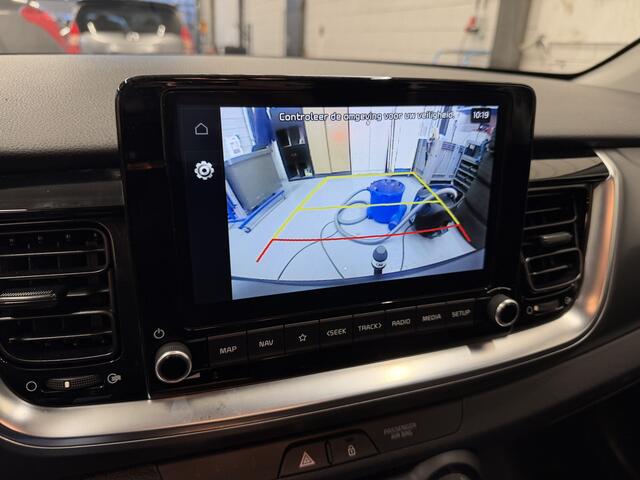 KIA Stonic 1.0 T-GDi 100PK MHEV DynamicLine 7.jr-garantie/Camera/Trekhaak/Navigatie/Keyfree