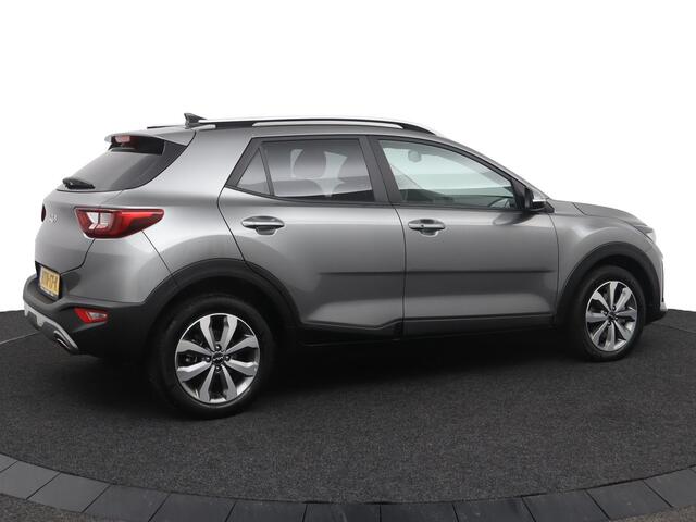 KIA Stonic 1.0 T-GDi MHEV DynamicPlusLine Automaat - Stoel / Stuurwielverwarming - Parkeersensoren - Navigatie - Airco - Cruise Control - Fabrieksgarantie tot 06-2032