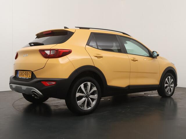 KIA Stonic 1.0 T-GDi MHEV DynamicPlusLine - Stoel/Stuurverwarming - Lichtmetalen Velgen - Navigatie - LED Koplampen - Cruise Control - Fabrieksgarantie Tot 2031
