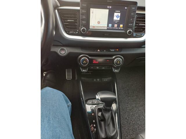 KIA Stonic 1.0 T-GDi ExecutiveLine 120 pk | NL-Auto | Vol | Camera | Keyless | Leder | Stoel- & stuurverwarming | Carplay