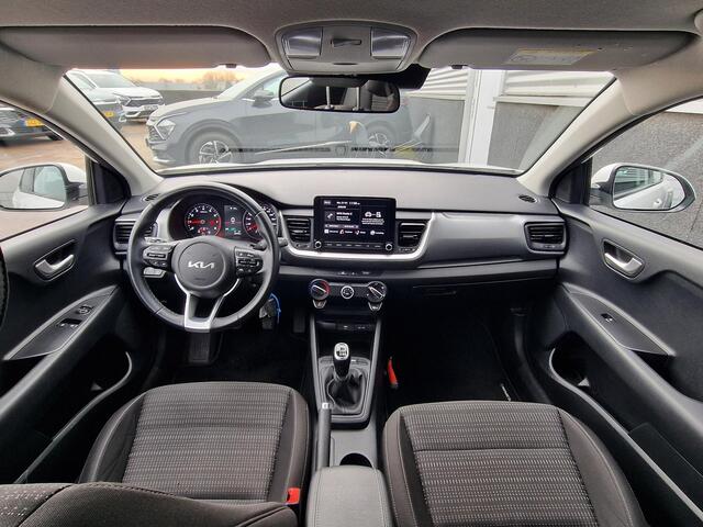 KIA Stonic 1.0 T-GDi MHEV DynamicLine Nieuw geleverd, Dealeronderhouden, 1e eign. Apple Carplay en/of Android auto Navigatie, Achteruitrijcamera
