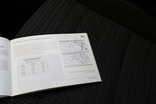 KIA Stonic 1.0 T-GDI MHEV DynamicLine - Climate control - Camera