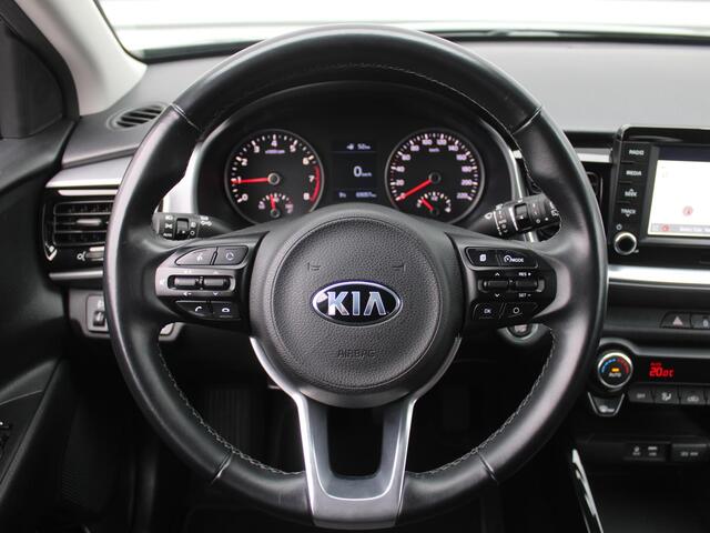 KIA Stonic 1.0 T-GDi DynamicLine | Trekhaak | Camera | Navi | Keyless | Clima | Cruise | 17" LM | All seasons | Eerste eigenaar | Dealeronderhouden |