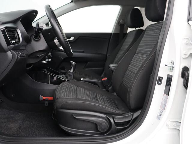 KIA Stonic 1.0 T-GDi MHEV DynamicPlusLine | Adaptive cruise | Carplay | Camera | Keyless | Climate control | DAB | Navigatie | Bluetooth | Parkeerhulp