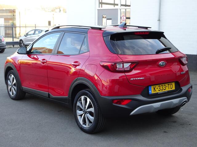 KIA Stonic 1.0 T-GDi MHEV DynamicPlusLine Automatische airco, navigatie, cruise controle, parkeersensoren, achteruitrijcamera, keyless entry, dab, licht metalen velgen, andere dak kleur, enz.