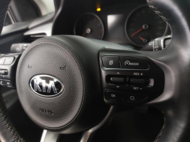 KIA Stonic 1.0 T-GDi ExecutiveLine I NL-Auto I Luxe uitvoering I Trekhaak I Stoel- en stuurverwarming I