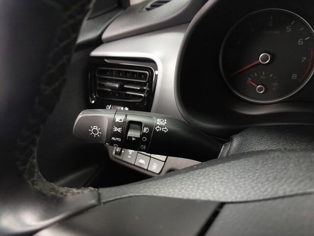 KIA Stonic 1.0 T-GDi ExecutiveLine I NL-Auto I Luxe uitvoering I Trekhaak I Stoel- en stuurverwarming I