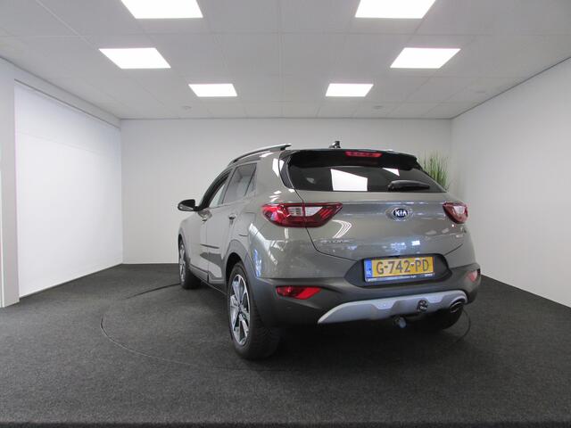 KIA Stonic 1.0 T-GDi ExecutiveLine I NL-Auto I Luxe uitvoering I Trekhaak I Stoel- en stuurverwarming I