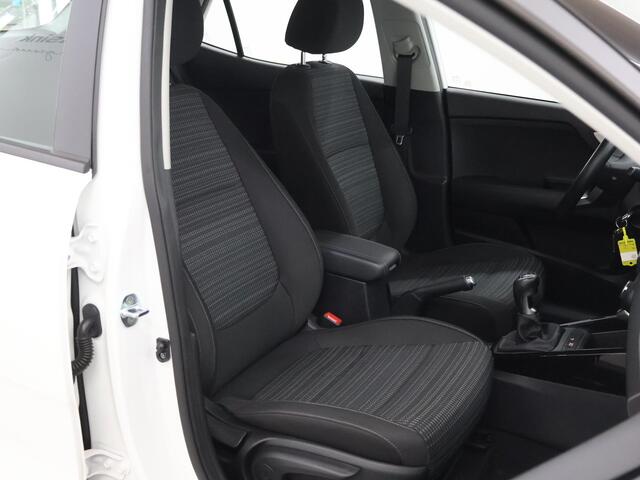 KIA Stonic 1.0 T-GDi MHEV DynamicLine | Parkeercamera | Bluetooth | Airco | Cruise Control | Navigatie via Carplay |