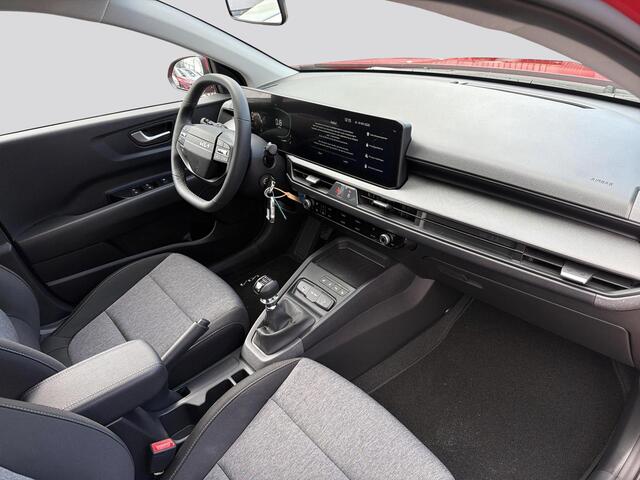 KIA Stonic 1.0 T-GDi MHEV DynamicLine | Stoel en stuurwielverwarming | Parkeersensoren voor- en achterzijde | Airco | Navigatiesysteem |