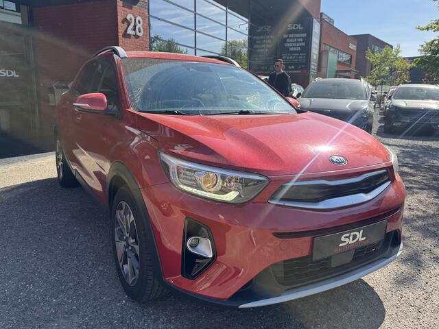 KIA Stonic 1.0 T-GDi ExecutiveLine // NAVI // CAMERA // CLIMA // CRUISE // DODENHOEK SENSOR // LEDEREN BEKLEDING //
