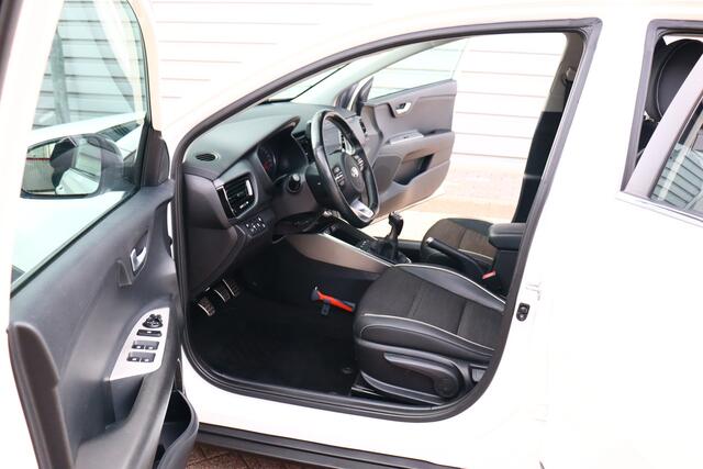 KIA Stonic 1.0 T-GDi MHEV GT-Line O.a: Navi, Clima, Cruise, PDC, Camera, Stoelverw, Etc. All-in prijs!