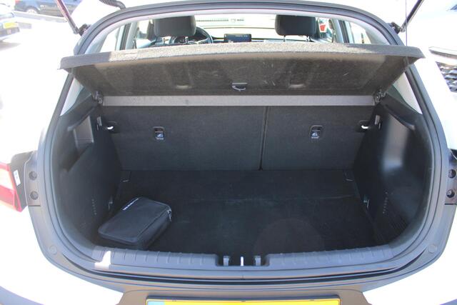 KIA Stonic 1.0 T-GDi MHEV DynamicLine Climate control / Navigatie / LMV
