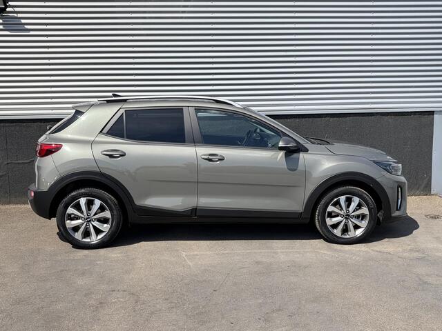 KIA Stonic 1.0 T-GDi MHEV DynamicPlusLine Nieuw geleverd, 1e eign. Navigatie, Privacy glass, Smart Key, Cruise control, Climate control