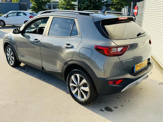 KIA Stonic 1.0 T-GDi MHEV DynamicPlusLine NW geleverd & Onderhouden | Clima | Cruise | Camera | Keyless | Privacyglass | DAB+