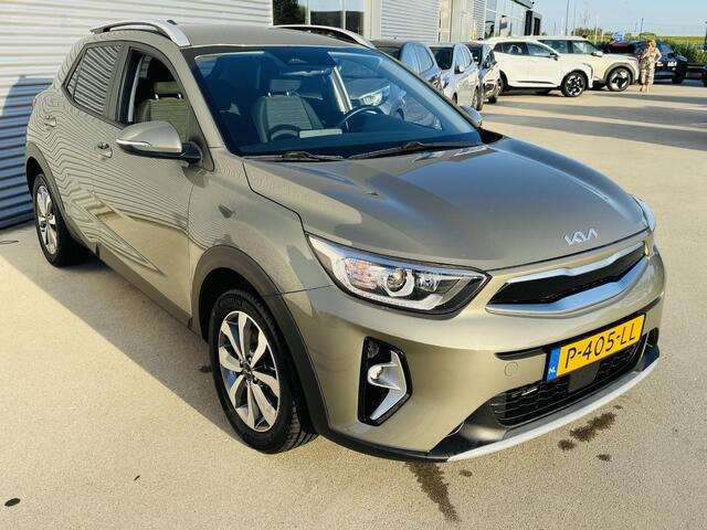 KIA Stonic 1.0 T-GDi MHEV DynamicPlusLine NW geleverd & Onderhouden | Clima | Cruise | Camera | Keyless | Privacyglass | DAB+