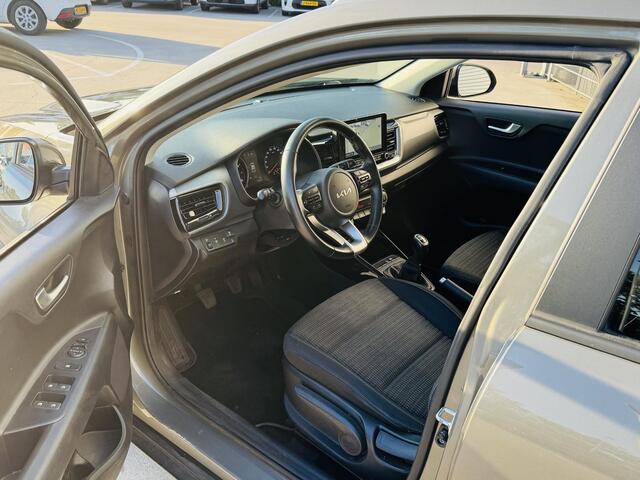 KIA Stonic 1.0 T-GDi MHEV DynamicPlusLine NW geleverd & Onderhouden | Clima | Cruise | Camera | Keyless | Privacyglass | DAB+