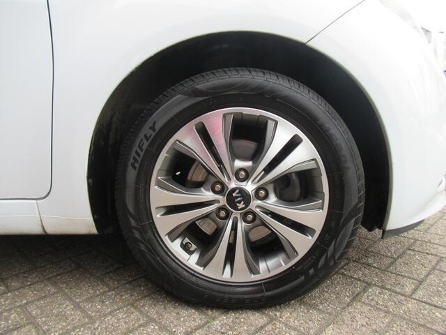 KIA VENGA 1.4 CVVT ExecutiveLine | Clima-Airco | Navigatie | Achteruitrijcamera | Incl. BOVAG Garantie | Stoelverwarming |