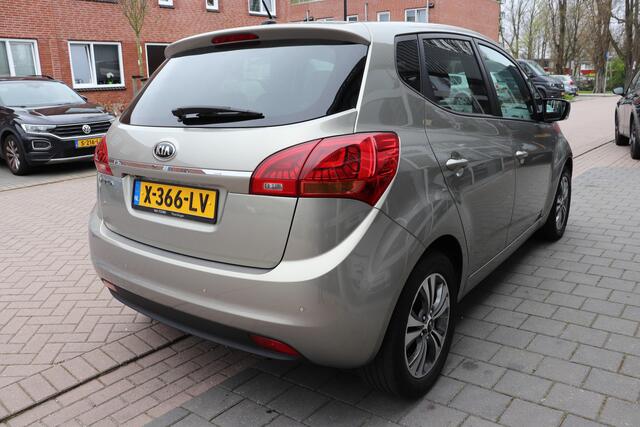 KIA VENGA 1.6 CVVT ExecutiveLine Automaat. Panoramadak, navigatie, dealeronderhouden!