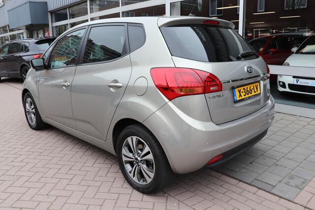 KIA VENGA 1.6 CVVT ExecutiveLine Automaat. Panoramadak, navigatie, dealeronderhouden!