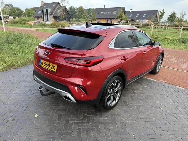 KIA Xceed 1.6 T-GDi DynamicPlusLine | 204 PK | Panoramadak | Trekhaak | Virtual cockpit | Dealer onderhouden |